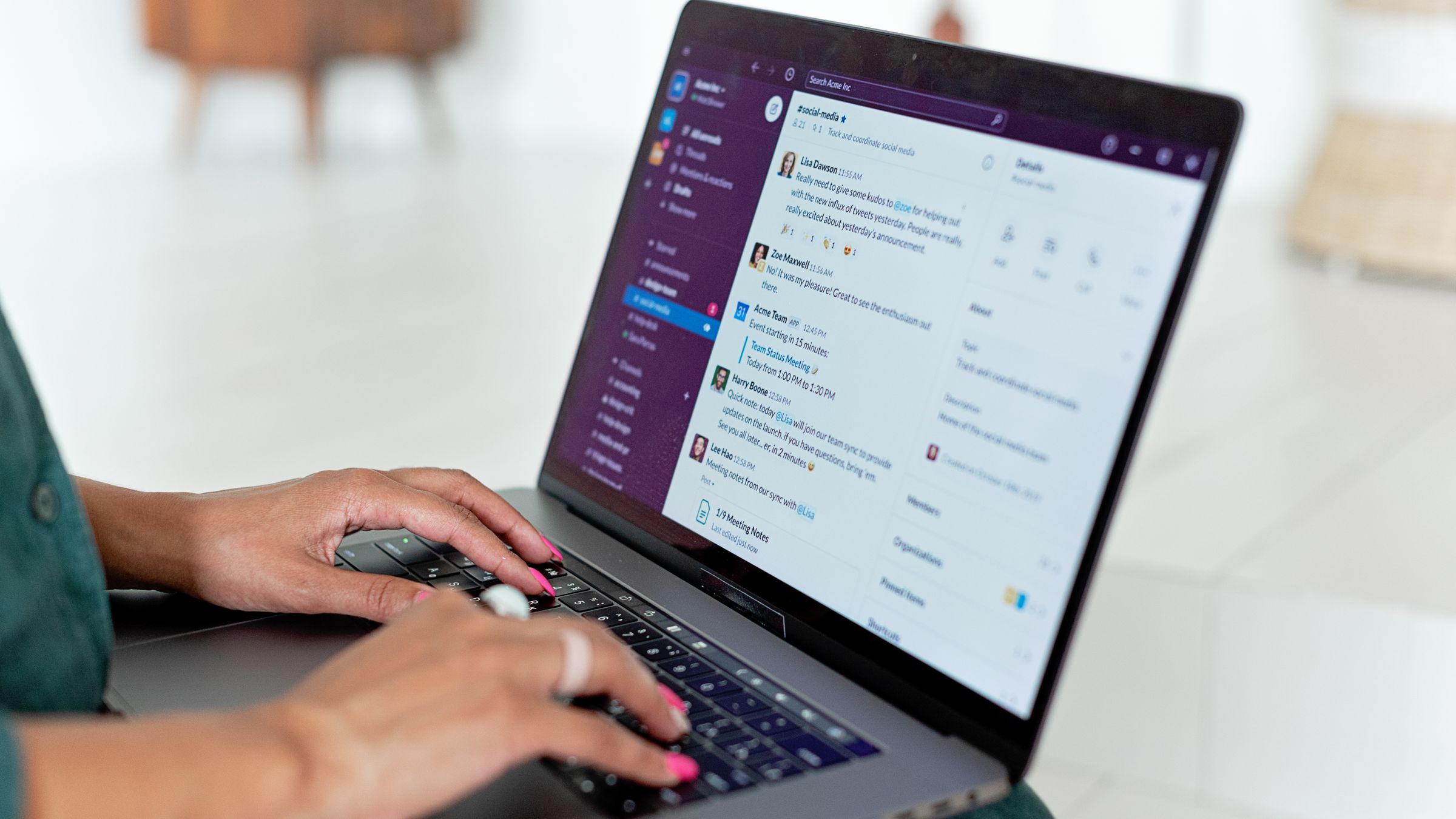 How to Add Live Chat to Your Website (Easy & Free)