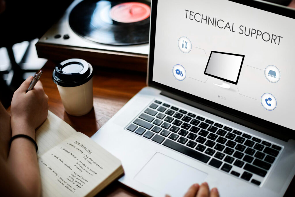 18 Best Customer Service Software in 2025 (Free & Paid)